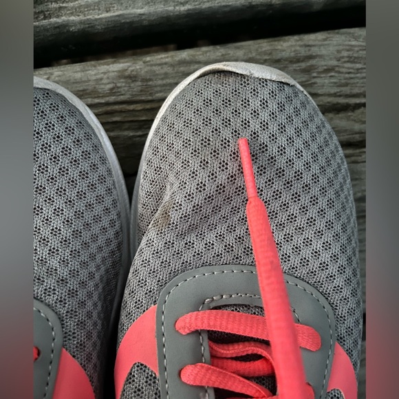 Girls Size 3 Tennis Gym Shoes Gray & Hot Pink/Orange Lightweight Sneakers - Picture 4 of 10